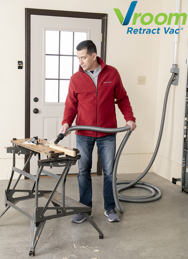 Vroom Retract Vac 9,1 m - Zasúvacia hadica do garáže - Inštalačný komplet s potrubnými dielmi, zaťahovacou hadicou a príslušenstvom na centrálne vysávanie (8 ks).