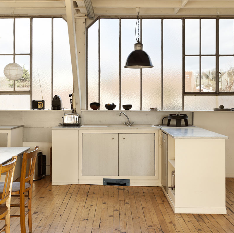 Podlahová štrbina VacPan - Nerez / Čierna - Inštalačný komplet s nerezovým celokrytom a flexi hadicou s koncovkami.