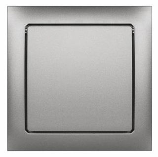 Krytka výfuku vzduchu s bezpečnostnou klapkou - farba strieborná.