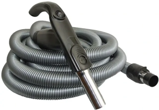 Sacia hadica s vypínačom (OFF/ON) a ergonomickou rukoväťou, dĺžka 15,1 m (čierna/strieborná).